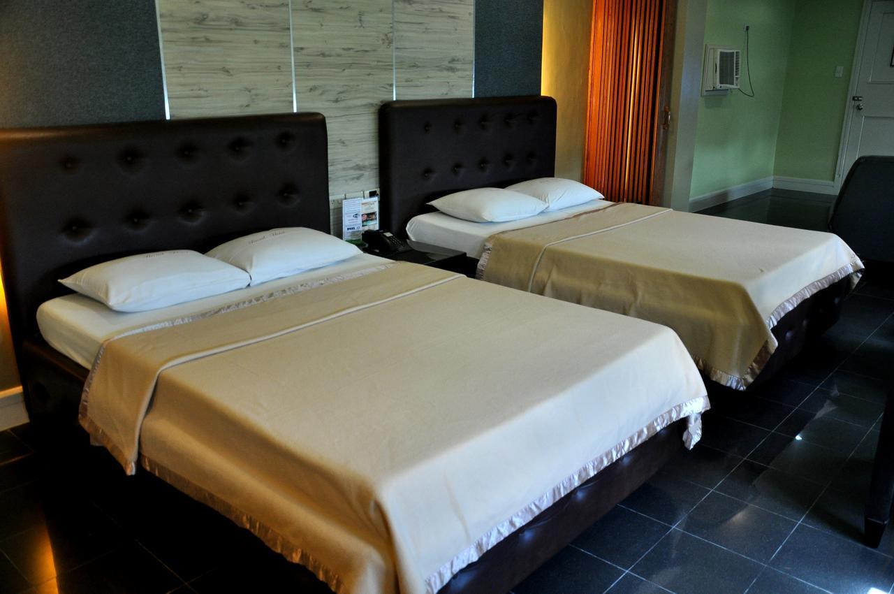 Jardin De Rosal Hotel Pasig City Eksteriør billede