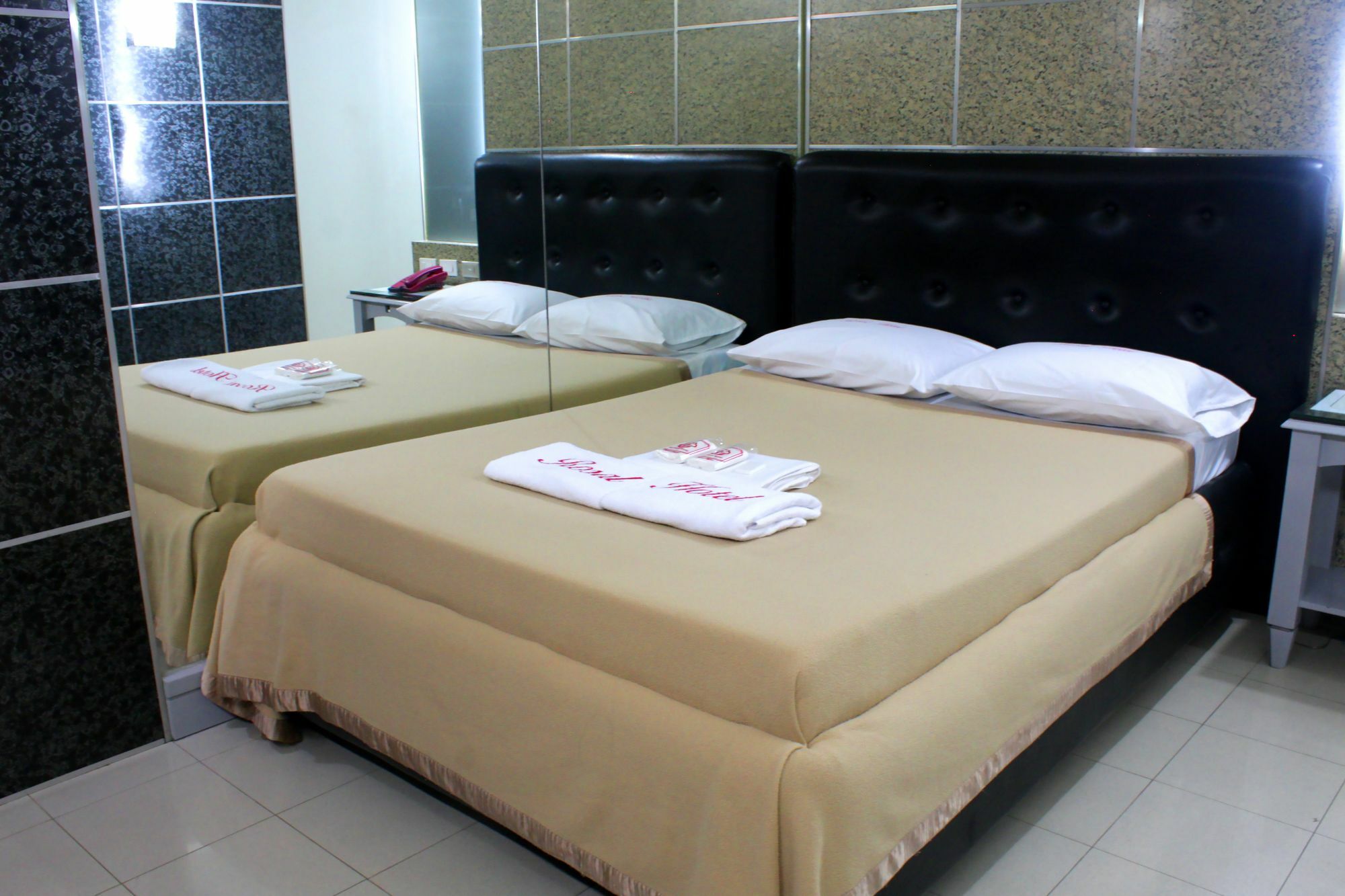 Jardin De Rosal Hotel Pasig City Eksteriør billede