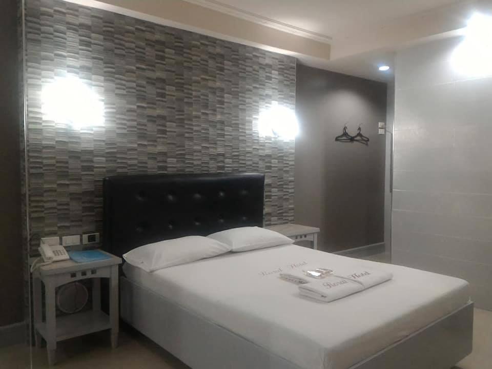 Jardin De Rosal Hotel Pasig City Eksteriør billede